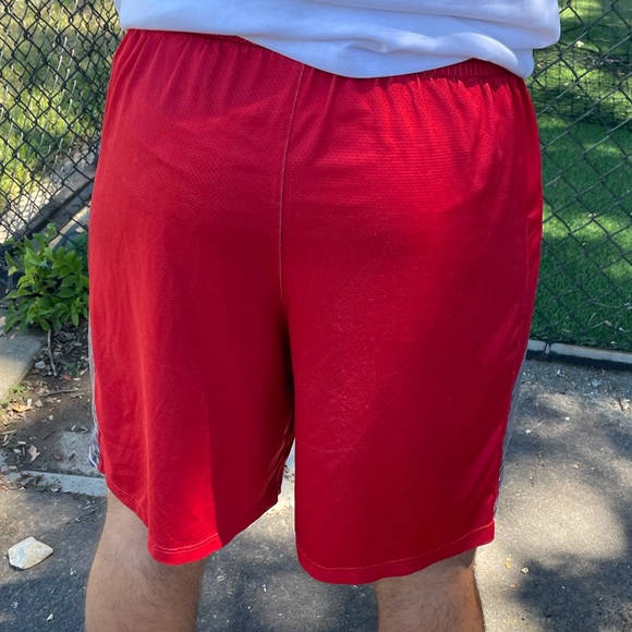 SAN FRANCISCO MEN UNDER ARMOUR M FOOTBALL SHORTS WORKOUT GYM BODYBUILDER ATHLETE - Picture 12 of 17